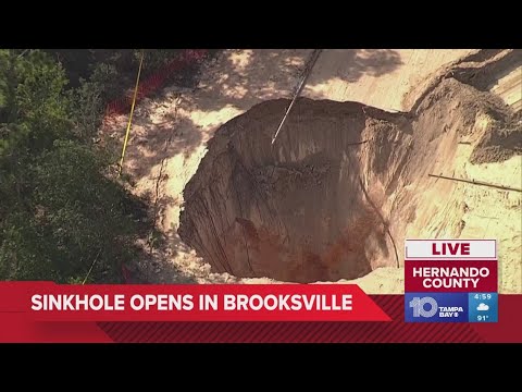 Large sinkhole opens in Hernando County