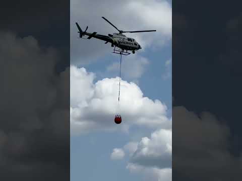 Hillsborough County Florida Sheriff Helicopter Picking Up Water #amazing #news #police