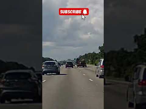 Unsafe lane change; I75 Hillsborough county; Blinkers people Blinkers #floridadriving #florida